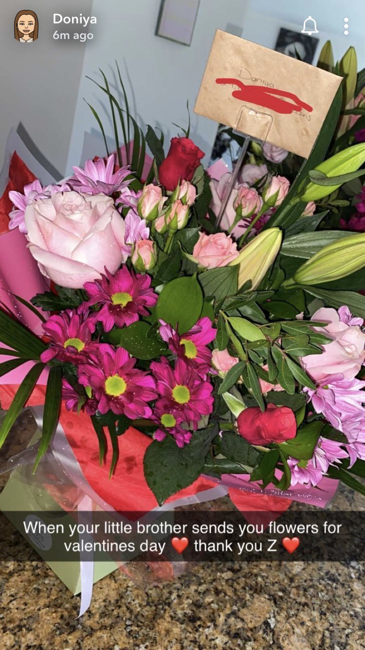 Zayn Malik Updates on Twitter "Zayn sent his mom and sisters flowers