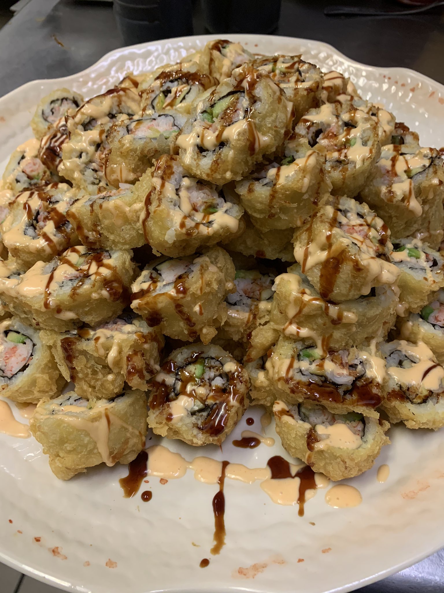 すけちゃん これはアメリカで人気のある食べ物で Sushiと言います 日本の寿司が起源という説が有力です すけちゃん これはアメリカで人気のある食べ物で Sushiと言います 日本の寿司が起源という説が有力です