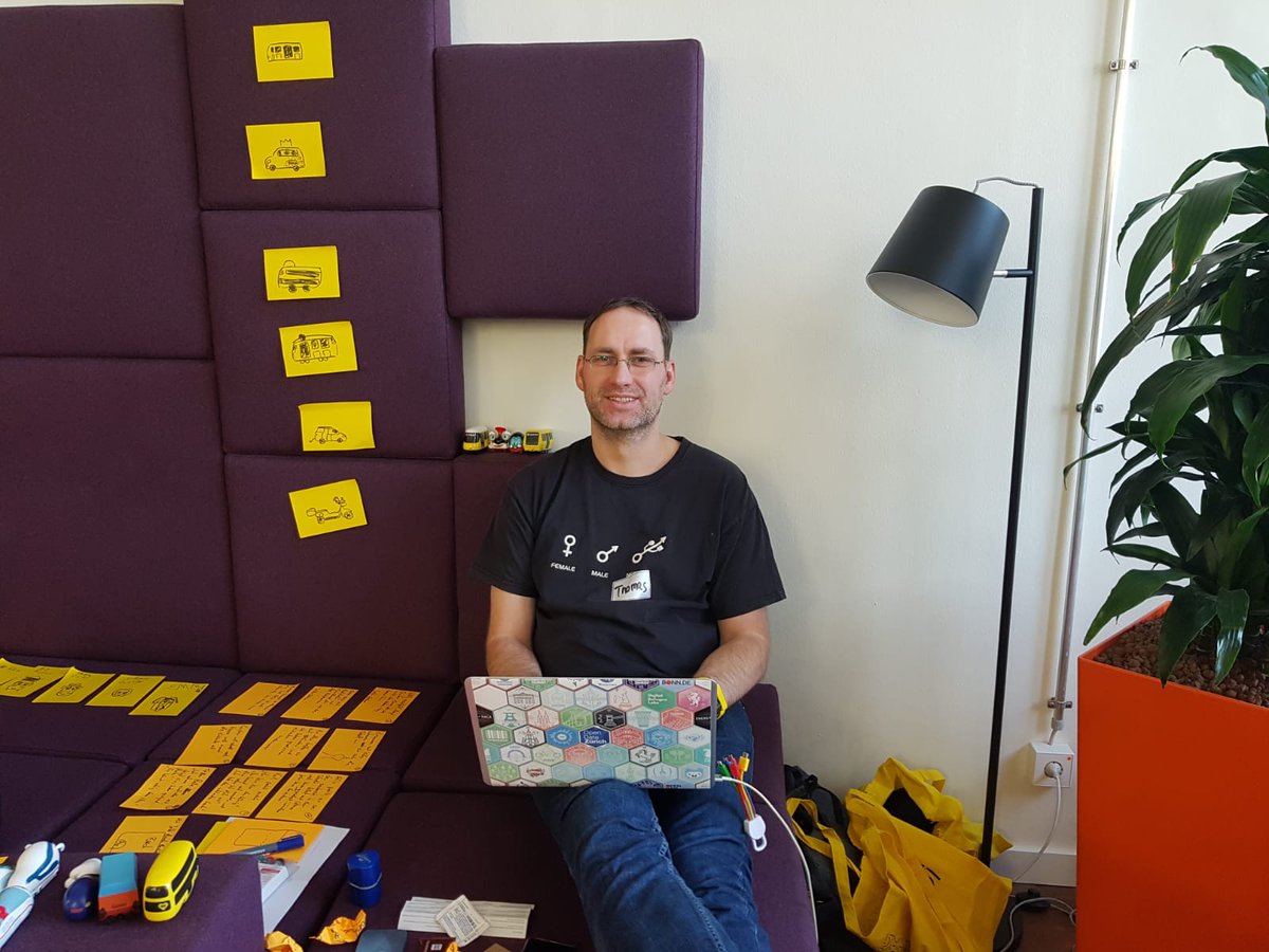 Heute unterwegs auf dem #jelbithon von <a href="/BVG_Kampagne/">Weil wir dich lieben</a> - Danke für die Einladung liebe Kolleg*innen. Hier wird fleißig an der Mobilität der Zukunft gehackt. Wir sind gespannt, was nach der Hacknight morgen präsentiert wird! gobeta.de/news/gobeta-au…