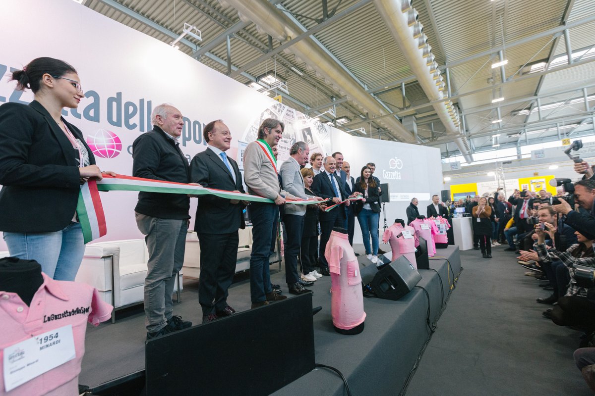 #CosmoBikeShow2020, una grande apertura con la presentazione delle tappe venete del <a href="/giroditalia/">Giro d'Italia</a> alla presenza del Governatore del Veneto Luca Zaia 🚴‍♀🚴‍🚴‍🚴‍♂

Tutti pronti per il Giro! Mancano meno di 100 giorni! ⏳⏳⁣
⁣ <a href="/Gazzetta_it/">La Gazzetta dello Sport</a> @pressVRfiere #GiroDitalia