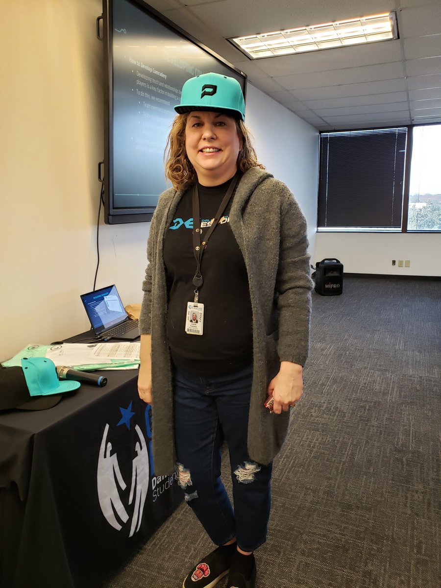 disdactivities's tweet photo. We've got Pryde! Our coaches proudly wear their @getpryde apparel 😍🤩😎
Thank you @getpryde for the esports swag!
#GameOn #GetInvolved #Esports #GetPryde #SWAG #Winners #Gaming @dallasschools https://t.co/7B8NFsH3yd