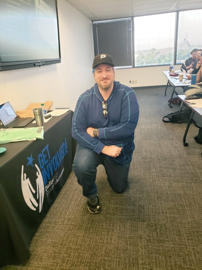 disdactivities's tweet photo. We've got Pryde! Our coaches proudly wear their @getpryde apparel 😍🤩😎
Thank you @getpryde for the esports swag!
#GameOn #GetInvolved #Esports #GetPryde #SWAG #Winners #Gaming @dallasschools https://t.co/7B8NFsH3yd