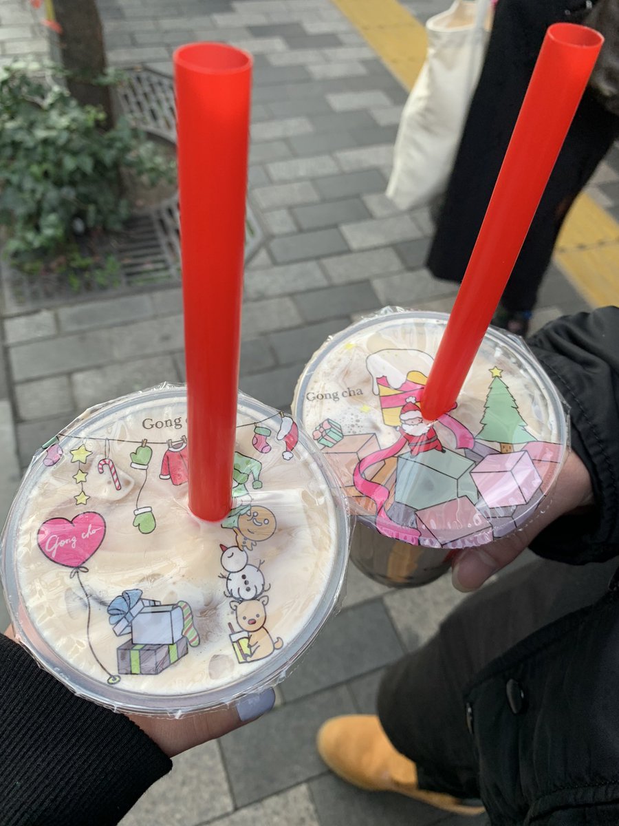 m_a0420's tweet photo. めりくりゴンチャかわいかったなぁ。
でも極寒なのにアイス選んだのはちょっと間違いだったかも。次は違うタピオカ飲ませる。板倉さんに。てかまずタピオカが似合わない。🤫 https://t.co/asBwUyNslv