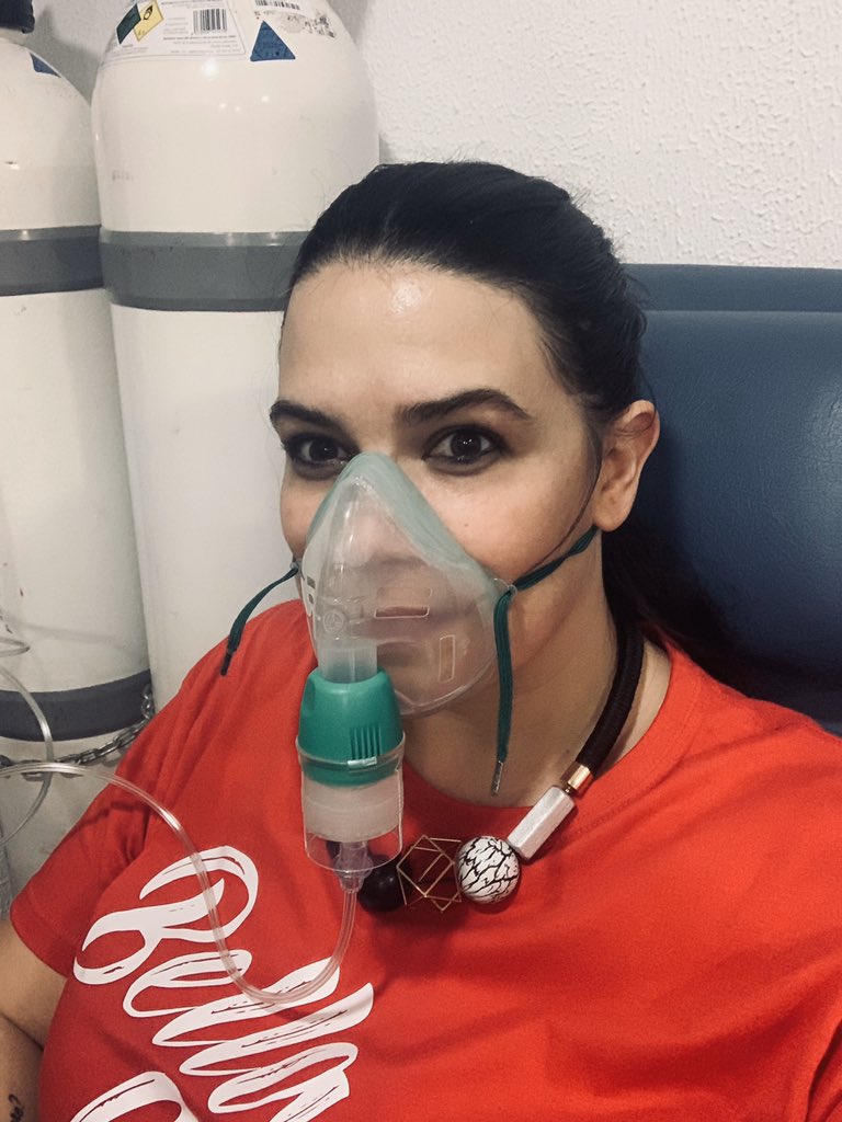 Con todas las tonterías que he dicho al #WCChiclana sobre La Casa de Papel he acabado el oxígeno y he acabado al hospital 🤣