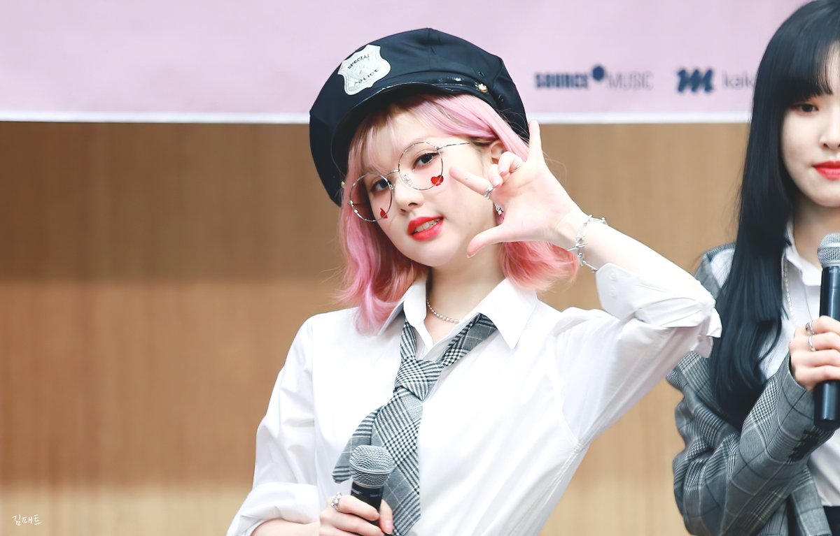 kimpat_'s tweet photo. 200214 당산 팬사인회
#여자친구 #GFRIEND #은하 #EUNHA https://t.co/vf5VdWy7In