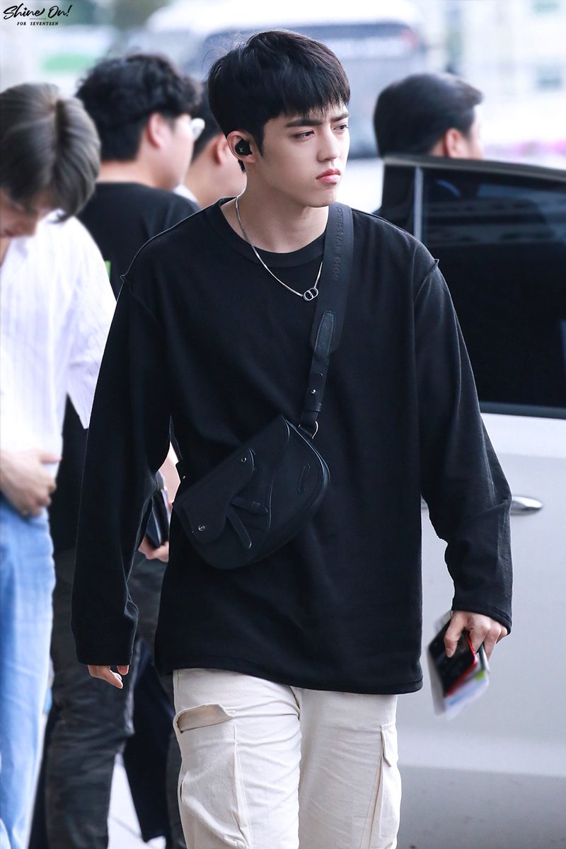 This thread would be meaningless without :- Seungcheol and his saddle messenger bag moments @pledis_17  #SEVENTEEN