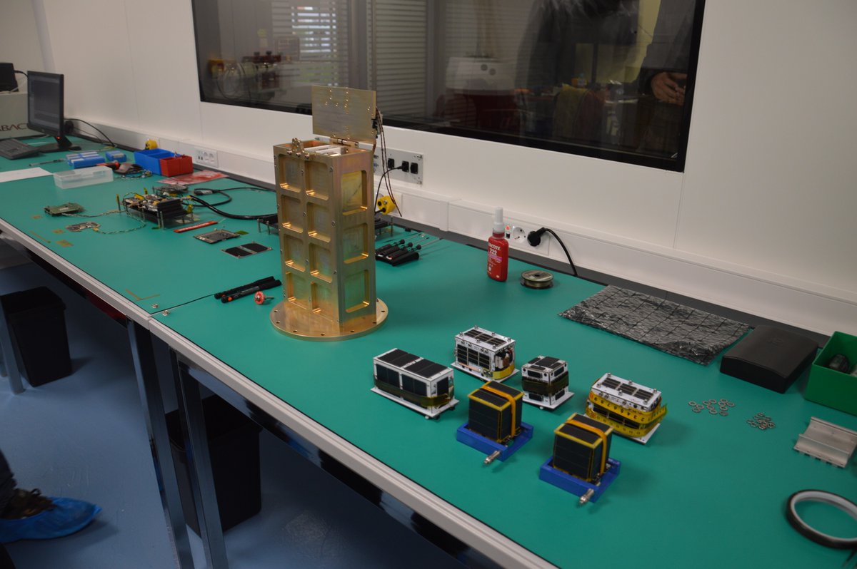 FOSSASys's tweet photo. Yesterday we successfully integrated and protoflight tested in the @nanosatlab the #PicoBus mission due to fly in Mid-2020. This flight using the @LibreSpace_Fnd PicoBus deployer will fly the new FOSSASAT-2, FOSSASAT-1B, Qubik-1/2 and the two Genesis @AmsatSpain satellites 📡🛰️ https://t.co/FFIHYQuSaI