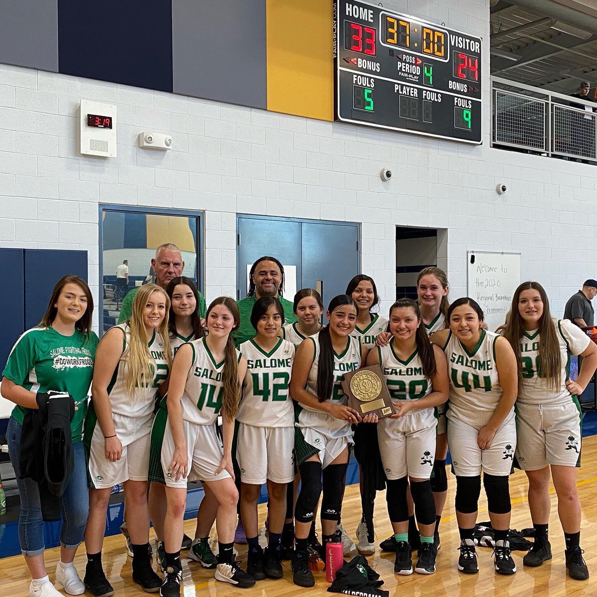 MetalsPaz's tweet image. Final score - Salome High School 42. Anthem Prep 25.  The Lady Frogs advance to the next round and head to Prescott Thursday. Time and location to be determined. Great win. We hope to be a good neighbor and bring new jobs to #Wenden and #Salome.