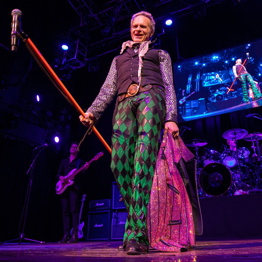 David Lee Roth (@davidleeroth) on Twitter photo You're all looking good from up here.. See you tonight <a href="/PeoriaCivicCntr/">Peoria Civic Center</a> #EndOfTheRoad
๐ธ: <a href="/photoshopCAFE/">Colin Smith</a> You're all looking good from up here.. See you tonight <a href="/PeoriaCivicCntr/">Peoria Civic Center</a> #EndOfTheRoad
๐ธ: <a href="/photoshopCAFE/">Colin Smith</a>