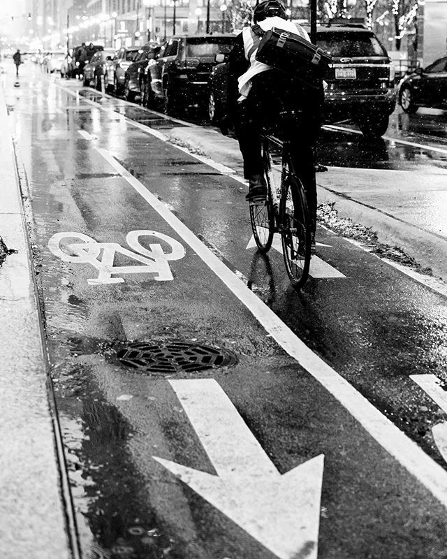 migltellez's tweet photo. It’s a two way street—Chicago 2020 .
.
.
.
.
#burnmyeye
#streetclassics #streets_unseen #streetleaks #intercollective #zonestreet #dreaminstreets #friendsinstreet #lensculturestreets #nonstopstreet #capturestreets #spicollective #bestofstreet #streetizm… https://t.co/2jhxIdyFtT https://t.co/tPGrz1Mc4x