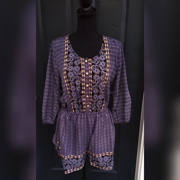 So good I had to share! Check out all the items I'm loving on @Poshmarkapp #poshmark #fashion #style<a href="/tag/fashion"class="tags"><span>#fashion</span></a><a href="/tag/venezia"class="tags"><span>#venezia</span></a><a href="/tag/shopmycloset"class="tags"><span>#shopmycloset</span></a><a href="/tag/style"class="tags"><span>#style</span></a><a href="/tag/poshm"class="tags"><span>#poshm</span></a>