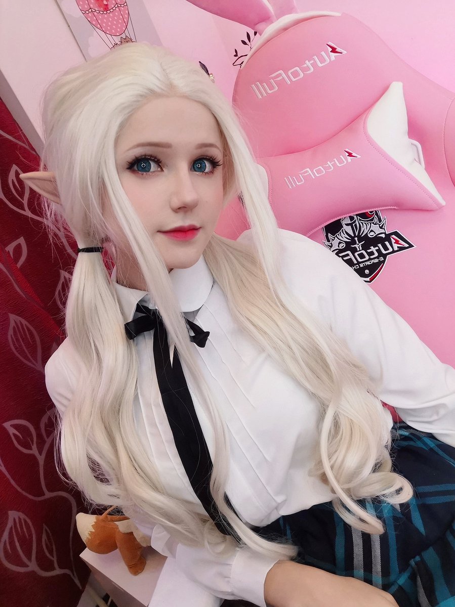 Unfortunately I didn't manage to upload anything in time for Valentine's Day due to migraines, but happy belated Valentines Day 💕🌹🥰

I hope you like my new OC 💕