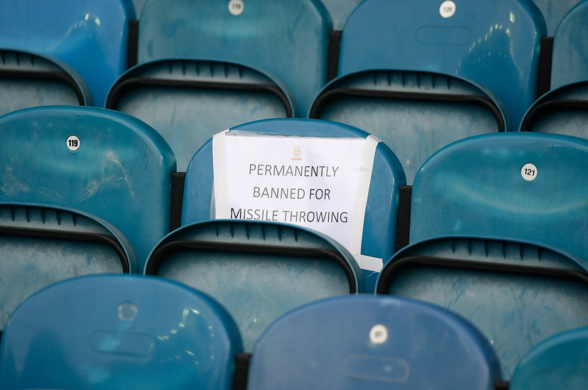 SLSport_'s tweet photo. You don't see this often 🙅‍♂️

Spotted at Elland Road 😂 #LUFC https://t.co/UNd17mA1j2