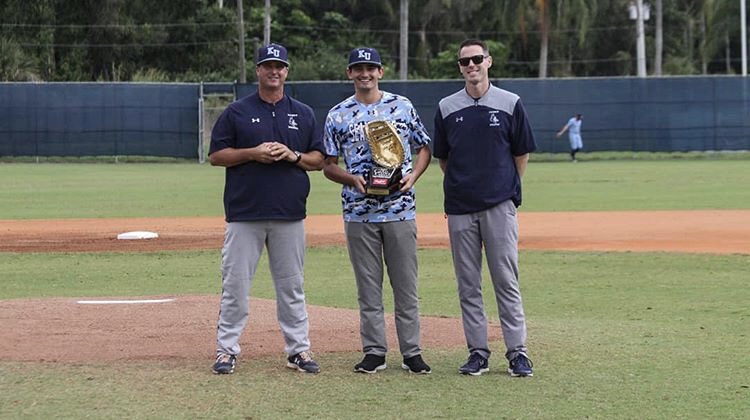 KeiserU's tweet photo. Today, Peter Crocitto threw the first pitch of the #keiserbaseball game, and was honored for his #GoldenGlove award.
We’re so proud of you Peter!
#keiserseahawks #keiseruniversity https://t.co/NjqUjgCceD