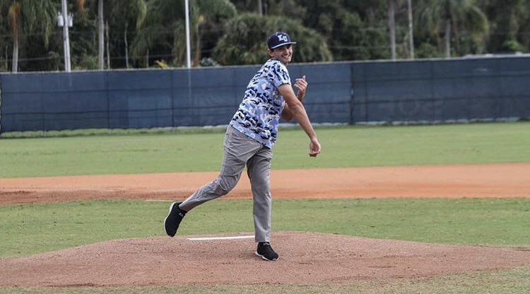 KeiserU's tweet photo. Today, Peter Crocitto threw the first pitch of the #keiserbaseball game, and was honored for his #GoldenGlove award.
We’re so proud of you Peter!
#keiserseahawks #keiseruniversity https://t.co/NjqUjgCceD