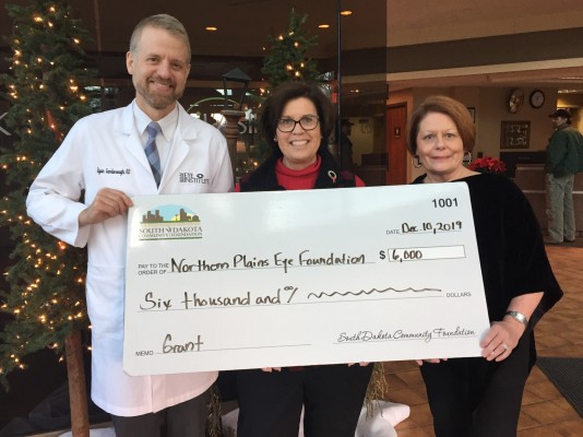 As a South Dakota Fund grant recipient, Northern Plains Eye Foundation received $6,000 from SDCF to support technology upgrades for ongoing research and vision screening outreach. #StrongerSouthDakota

Find out how to apply for the South Dakota Fund: bit.ly/2Ij8MWO