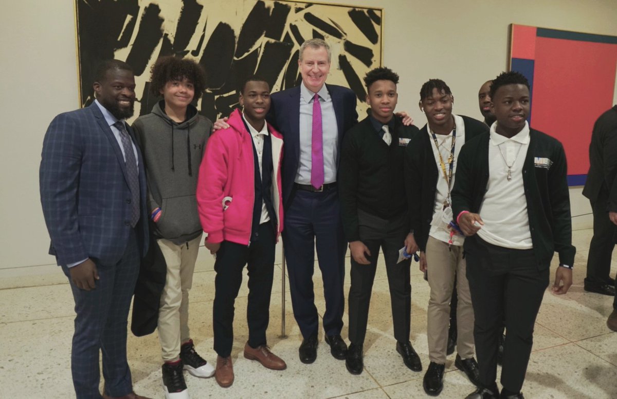 AndreDHarrison's tweet photo. Met up with @NYCMayor at the Youth Summit in Albany.
#simbk
#mbknyc
#nycdoe
@jcps78
@djacobsen920
@Ps78Stapleton
@Lighthouse_78
@kolayokunjr
@vgallassio
@ExecSupALodico
@SIBOD31 https://t.co/mdMDMCKQx4