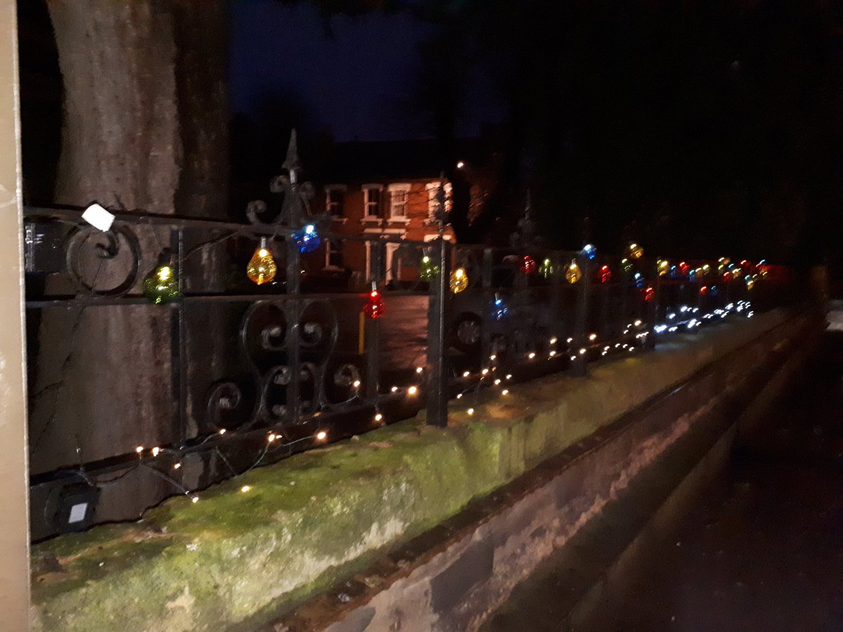 WorcesterCops's tweet image. Come down to the 'Love The Arbo' event; a festival of creative lights and community spirit #community #festival #beautifullights #40356