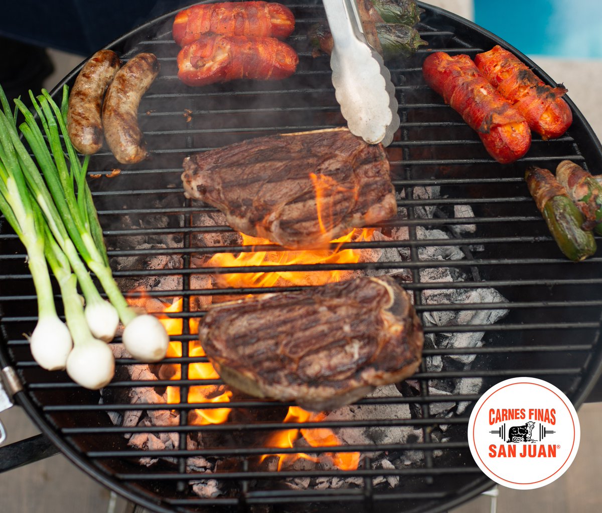 CFSanJuan's tweet photo. Hoy juega @Rayados y no puede faltar #LaSanJuan en tu reunion,ven a tu sucursal mas cercana y llevate todo para ver el partido!🥩🔥 https://t.co/SgR9bSn1yA