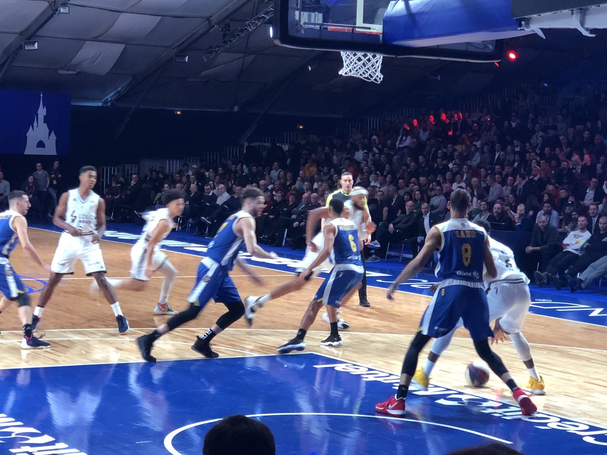 #LeadersCup #disney fin du 3e quart temps 75-45 pour Lyon-Villeurbanne face à Boulogne-Levallois <a href="/France3Paris/">France 3 Paris/Ile-de-France</a>