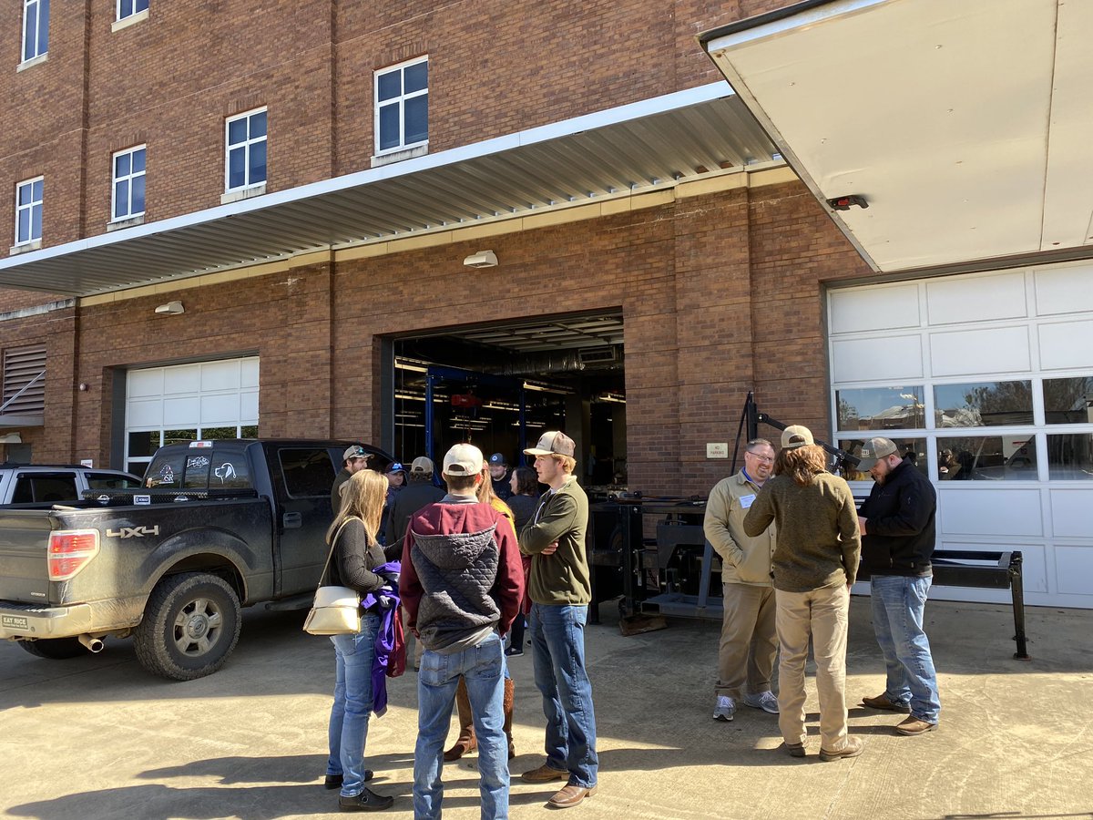 marylovetagert's tweet photo. Fun morning @MSU_AG #AcademicInsight with @JoelPazWQ, Dr. Burger, & current students talking to prospective students about our #AETB program. Had a huge group w/students from all over the Southeast. #agriculture #agengineering https://t.co/YA2SERCpB5