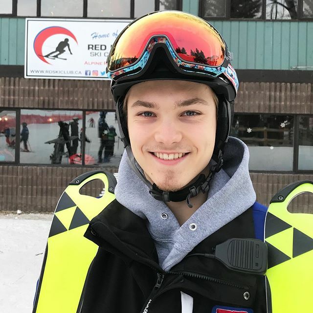 Meet coach Jared! He coaches the U6 group. He has been coaching with RDSC for 3 years now! His favourite thing about coaching? “My relationship with the kids while they’re learning and seeing them improve!” Thanks for all you do Jared! #coachesofrdsc #sk… ift.tt/2UUzc8D