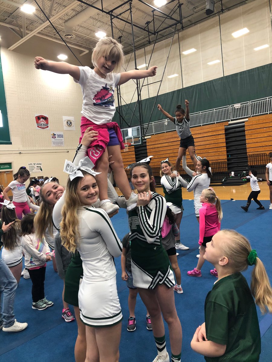 FPC_Cheer's tweet image. What an amazing *\o/* cheerful day at today’s FPC Cheer Clinic 💚🐾📣
Thank you for the opportunity to share cheer and spirit with our community and our future BULLDOGS!!! 
@FPCHS @FPCHSAthletics @PCObserver