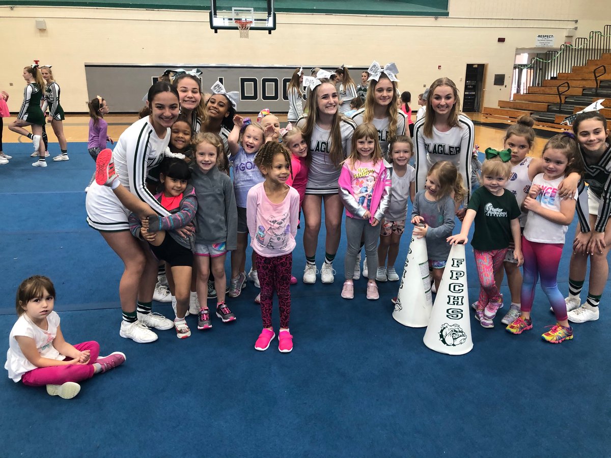 FPC_Cheer's tweet image. What an amazing *\o/* cheerful day at today’s FPC Cheer Clinic 💚🐾📣
Thank you for the opportunity to share cheer and spirit with our community and our future BULLDOGS!!! 
@FPCHS @FPCHSAthletics @PCObserver