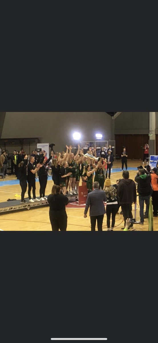 Smjattið á þessu haters!!! Bikarinn heim! #karfan