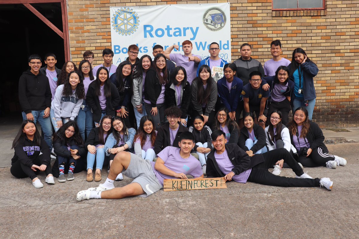 AvantAkhirah's tweet photo. Forty Interactors sorted, packaged, and organized hundreds of books to be sent to 12 targeted countries with the Rotary! #Rotary #WillowbrookRotary #MomentsinKlein #kleinisd #KFinteract https://t.co/Xvf51WhJPr