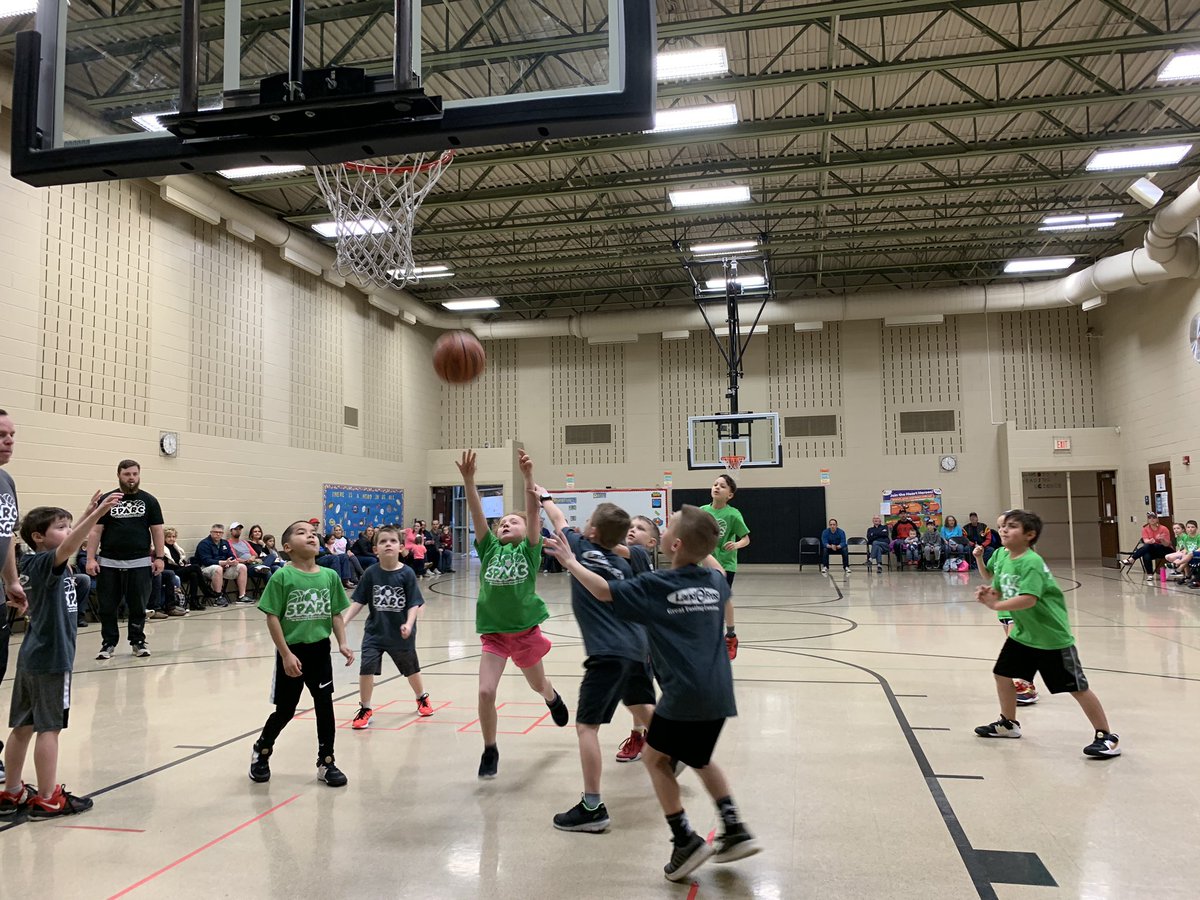 MrsShastaGift's tweet photo. My @McBrideMtnLions have been begging me to come see them play. I went to their last game and they won!! #McBrideJourney #firsties #sweetkiddos https://t.co/ArbxKLBDgS