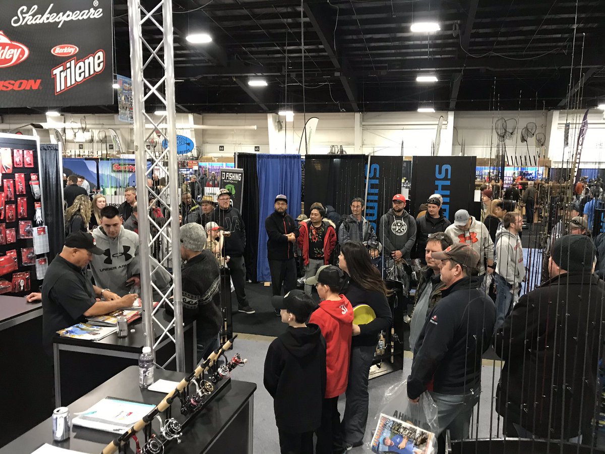 JasonBarnucz's tweet photo. Bob Izumi talking fishing to folks at the @torontofishingshow on the @berkleyfishing and @abugarcia_fishing booth. #catchmorefish #abugarcia #abugarciaforlife #springfishingandboatshow https://t.co/nOS3Uqa3yP