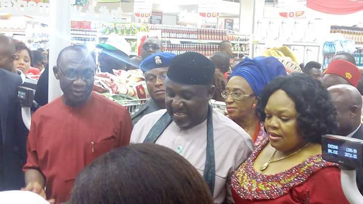 If I was the Governor of Abia Statein 2020, and I saw the hassle Cross River has gone through over Tinapa, I would be a fool to contemplate such a project, I will simply look for Shoprite to occupy a Mall and move on, (and that Is what many have done).