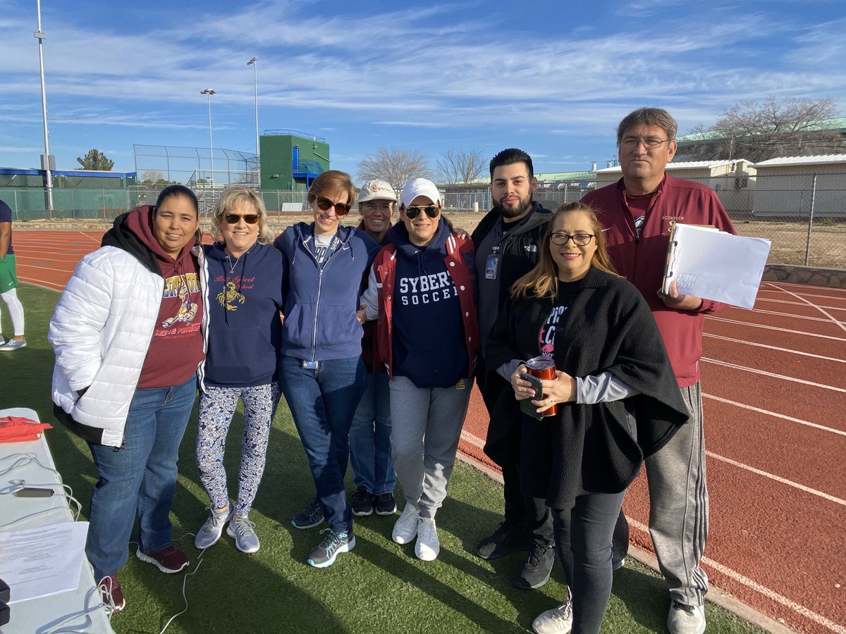 Eastlake_Middle's tweet photo. Great Teamwork!!! Thank you Scorpion Teachers/Coaches, MHS Coaches and other volunteers for making it happen for our track athletes! #TeamSISD @rjohnson_bss @CoachFama_MHS β€οΈπ¦ https://t.co/MiDSIFcioo