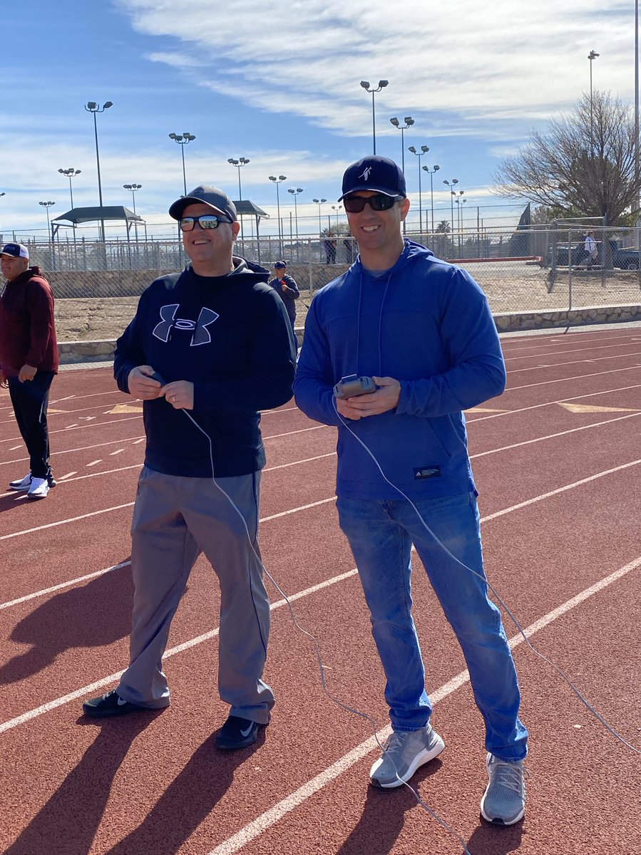 Eastlake_Middle's tweet photo. Great Teamwork!!! Thank you Scorpion Teachers/Coaches, MHS Coaches and other volunteers for making it happen for our track athletes! #TeamSISD @rjohnson_bss @CoachFama_MHS β€οΈπ¦ https://t.co/MiDSIFcioo