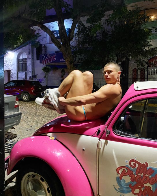 Watch Ruslan Angelo FP's leaked NSFW photo on TwXstars