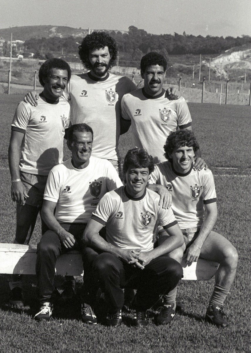 #Brazil coach #TeleSantana in 1985 with the #Italy based members of his squad @brazilfooty #Italy