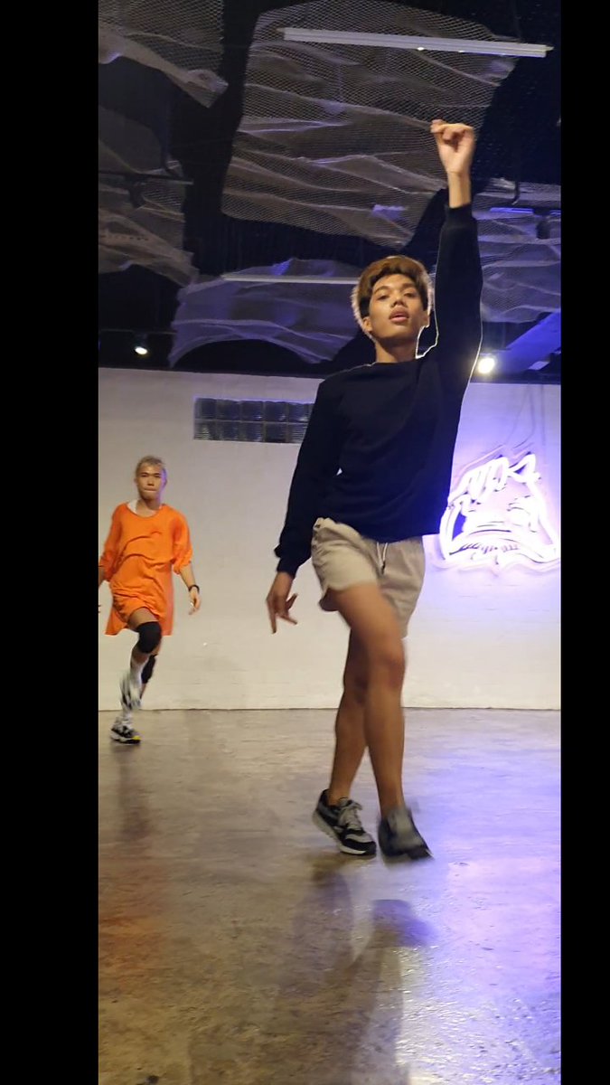 vonanacue's tweet image. Tonight&apos;s class was just really fierce! 🔥
#PCDReact #reactpcd 

Song: React by @pussycatdolls