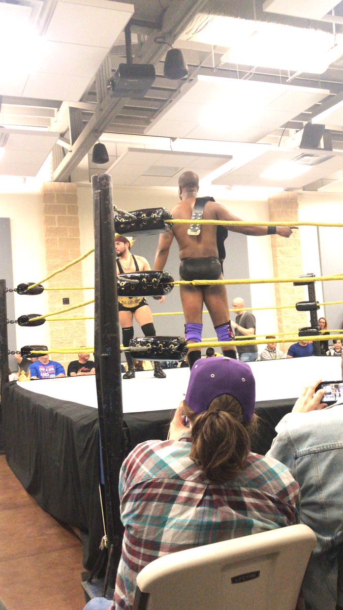 Droppingbows's tweet photo. Folks, we’re gearing up for champion vs champion @EliteCWrestling https://t.co/RCMzPIQoVJ