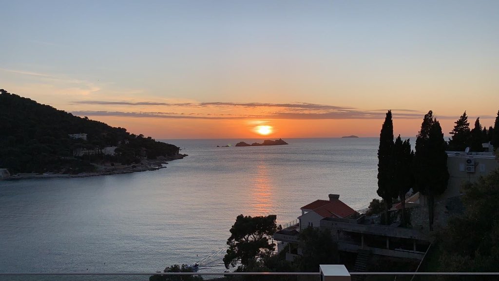 mirko_novakovic's tweet image. Stan’dUp Company and Sales Kickoff is ready to start with 200+ colleagues from Instana. What a great team and success so far. Looking forward to a week of training, keynotes, sessions and fun in Dubrovnik! #success  #saleskickoff #leadership #teamwork #greatteam #rocketship