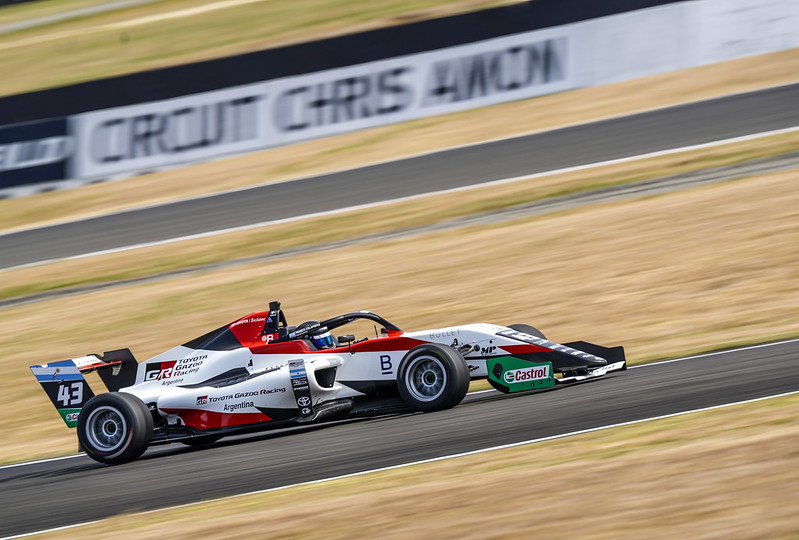 Corazondef1's tweet image. #CastrolToyotaRacing #Manfeild 🇦🇨
Final,de la clasificación 2 en el circuito Chris Amon 
Puesto 4 para @FranColapinto 🇦🇷
Largara en la fila 2 la carrera 3 ( Domingo 01.00hs ) mientras que la carrera 2 ( 20.34hs ) lo hará  desde el Puesto 6