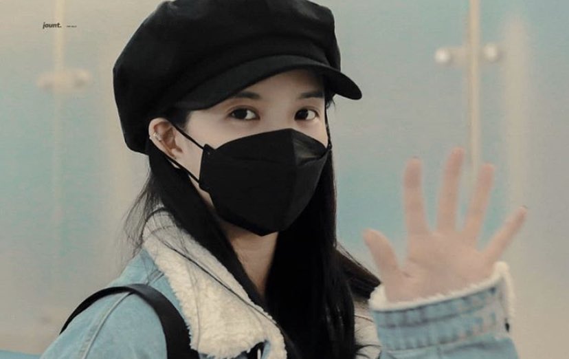 gugudanzone's tweet photo. [NOTICE] Gugudan leaving for Korea. This was a few days ago! 

#gugudan #Sally #구구단 https://t.co/cPpJOm0GPh
