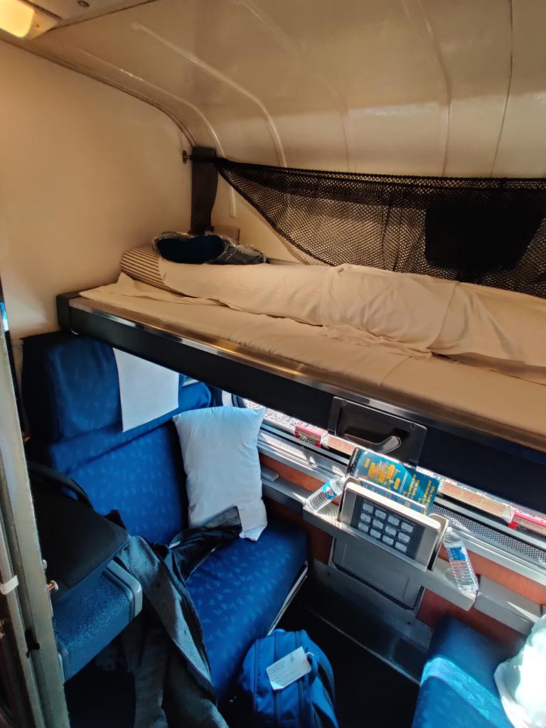 Yu Chen Hou tweet media