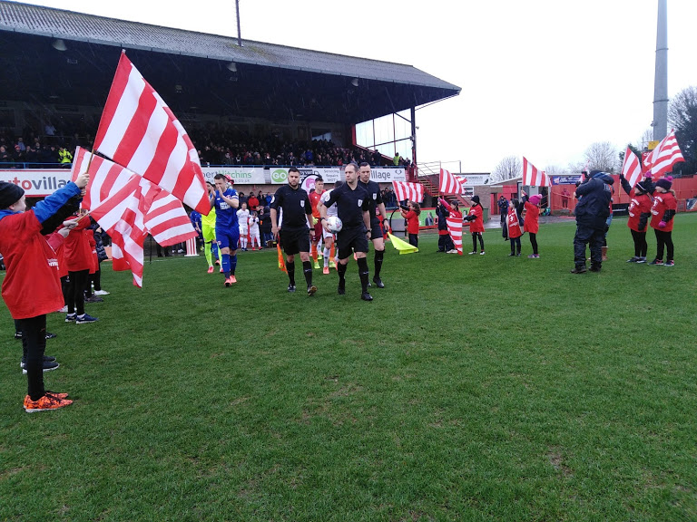 CTLadiesYouth's tweet image. Many thanks to @CTFCofficial and their #FlyingSquad team for the opportunity for our girls to take part in build up to today's game. Great to cheer the Robins on to a win for the 5th Squad visit and support @HollieGazzardT day. #5OutOf5. ⚽️⚽️⚽️⚽️⚽️👏👏