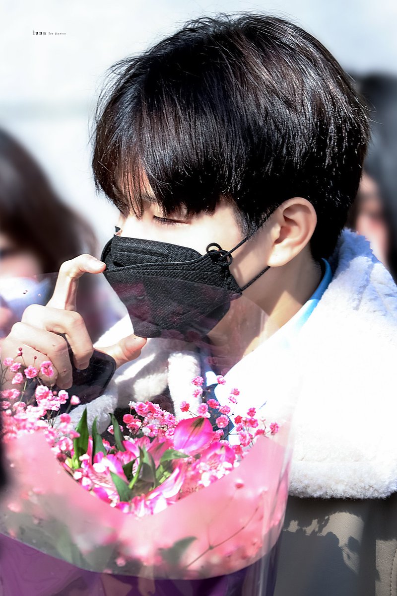 GHOST9Brasil_'s tweet photo. 📷 | [#HD] 06.02.20 - Jinwoo durante a sua formatura.

cr. nas fotos
#LeeJinwoo #이진우 #Maroo #TEENTEEN #VERYONTOP #틴틴 https://t.co/nFk7V2r9mX