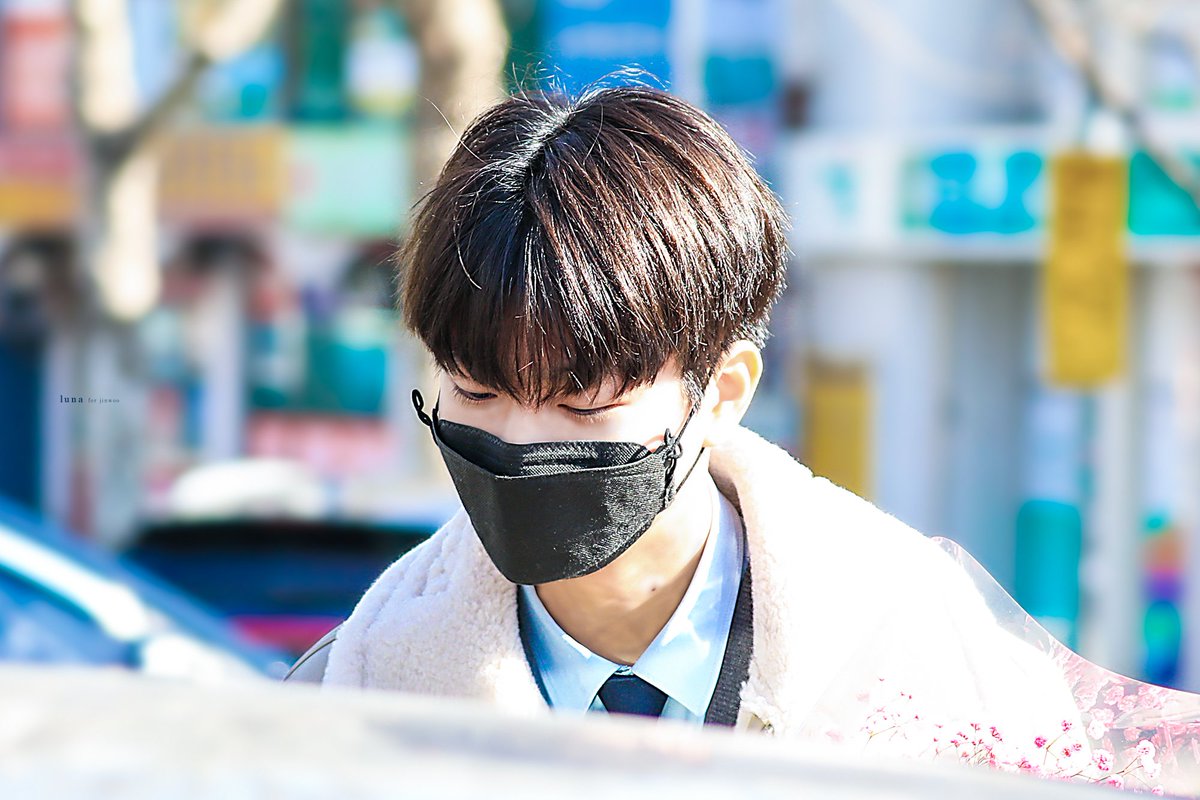 GHOST9Brasil_'s tweet photo. 📷 | [#HD] 06.02.20 - Jinwoo durante a sua formatura.

cr. nas fotos
#LeeJinwoo #이진우 #Maroo #TEENTEEN #VERYONTOP #틴틴 https://t.co/f55pavxjDn