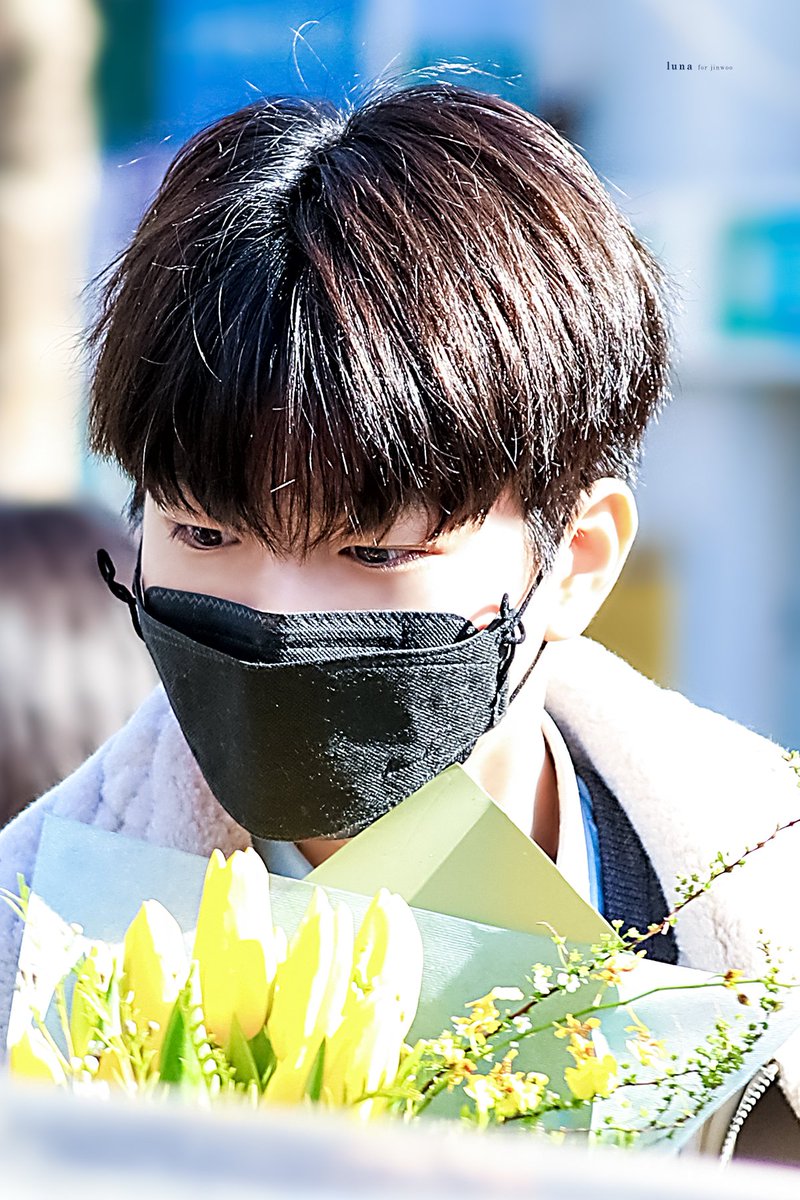 GHOST9Brasil_'s tweet photo. 📷 | [#HD] 06.02.20 - Jinwoo durante a sua formatura.

cr. nas fotos
#LeeJinwoo #이진우 #Maroo #TEENTEEN #VERYONTOP #틴틴 https://t.co/f55pavxjDn