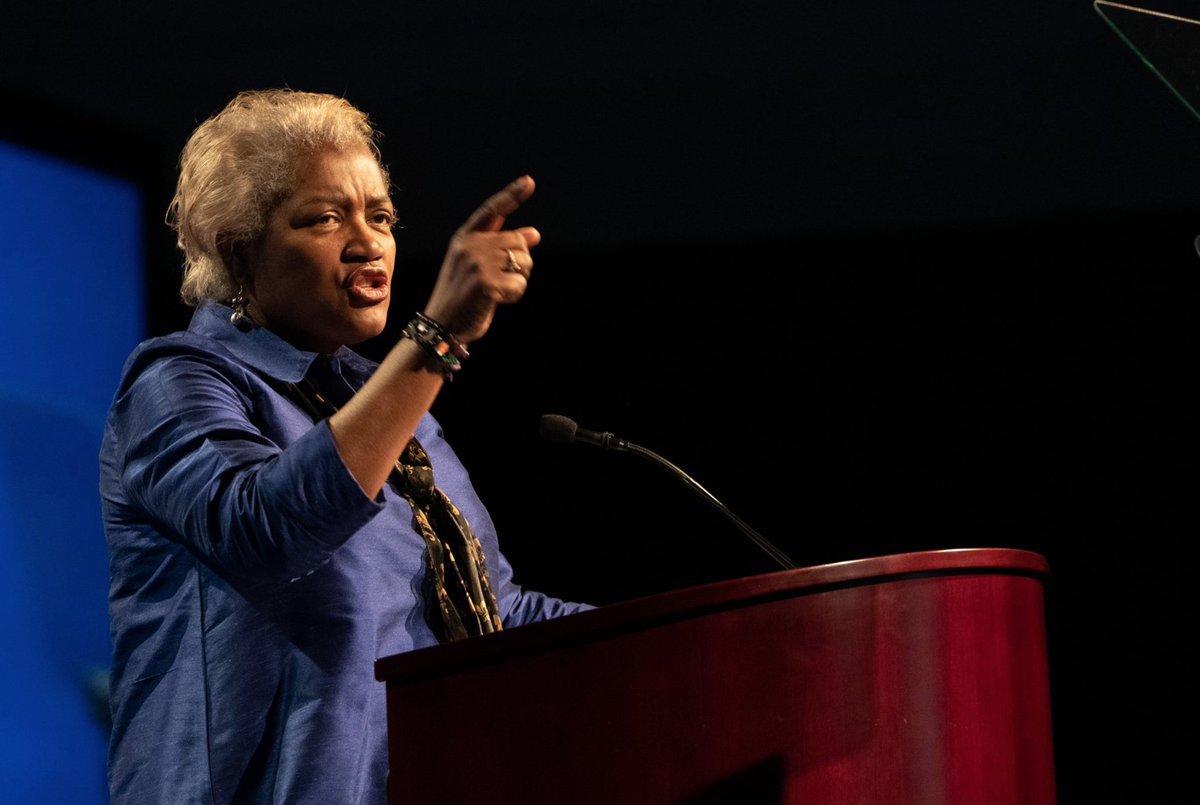 wlunews's tweet photo. A riveting morning of speeches featuring Donna Brazile, Cameron Kasky & Trevor Noah mark the third session of Mock Con 2020. Stay tuned for the fourth and final session: https://t.co/VZif8eyBaX. #MockCon2020 #WashingtonAndLee @mockconvention https://t.co/Y3U9CygBE7