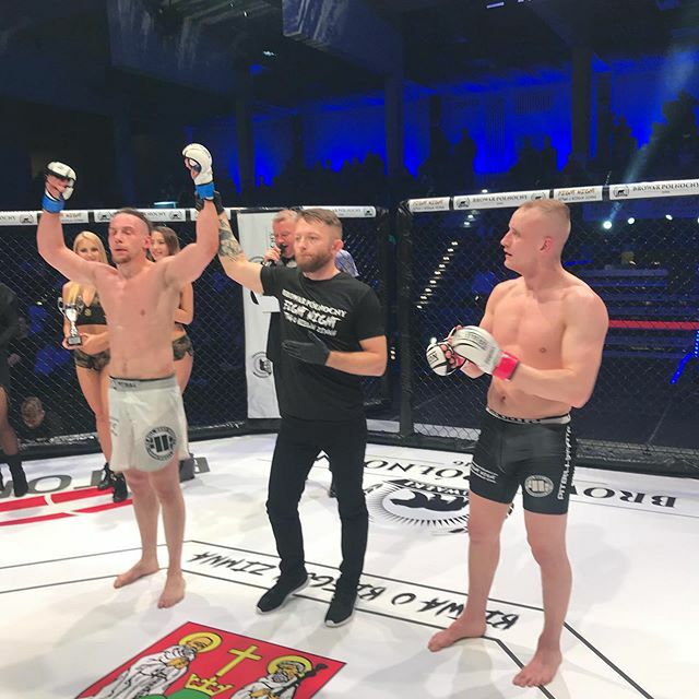 Arrachion's tweet photo. Bartek Powirski niestety przegrywa w walce semi pro , ale brawa za zostawienie serca w walce 💪 https://t.co/bHzzTzXT4d https://t.co/zj4SibRS0e