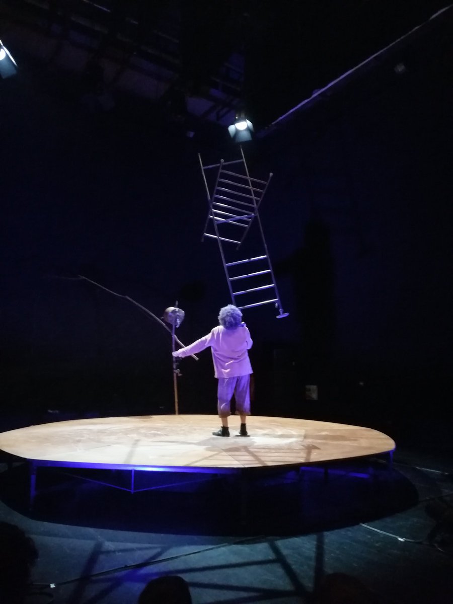 TeatreA LlinarsV tweet media